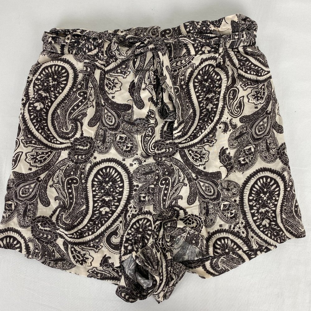 H&M Cream Brown Floral Paisley Shorts